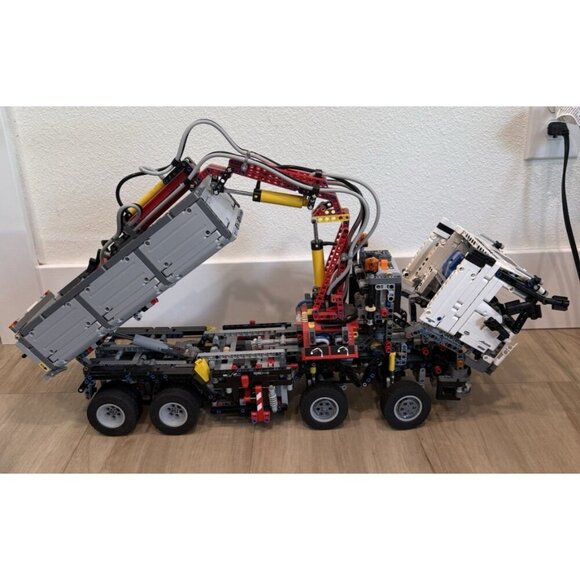 LEGO Technic Mercedes-Benz Arocs 3245 Truck #42043 2015 Motorized Works Retired - Picture 7 of 9